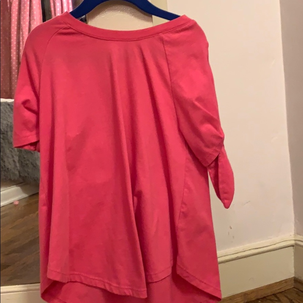 Open shoulder shirt